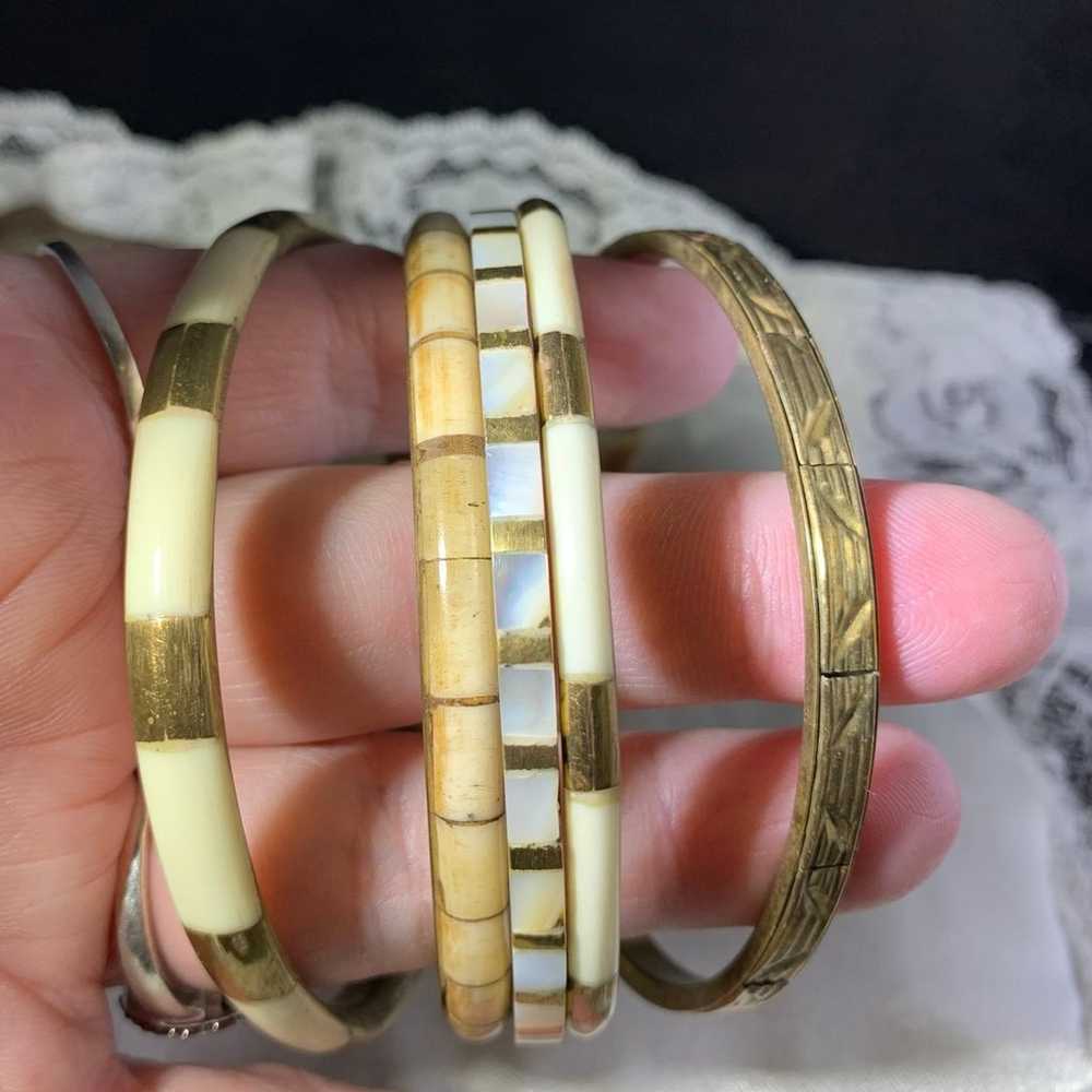 VINTAGE 5 BRASS AND MOTHER OF PEARL BANGLE BRACEL… - image 1