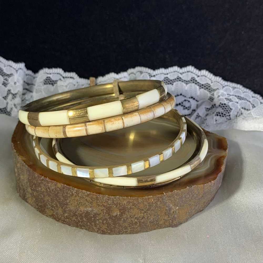 VINTAGE 5 BRASS AND MOTHER OF PEARL BANGLE BRACEL… - image 2