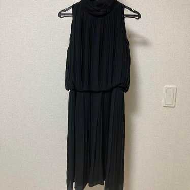 Black sleeveless knee-length dress - image 1