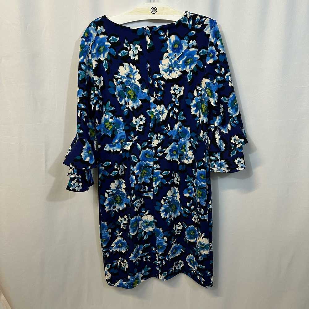 Shelby & Palmer Blue Floral V-Neck Knee Length Dr… - image 3