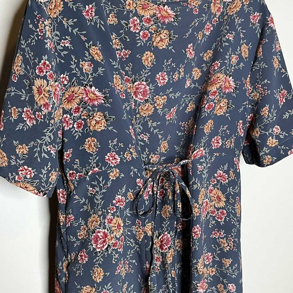 EXPRESS Vintage blue floral tie back short sleeve… - image 4