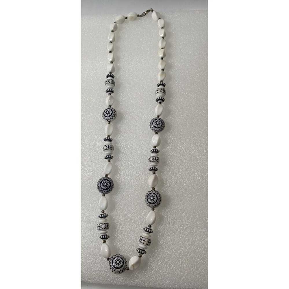 Vintage Black White 30n Beaded Necklace Estate Je… - image 4