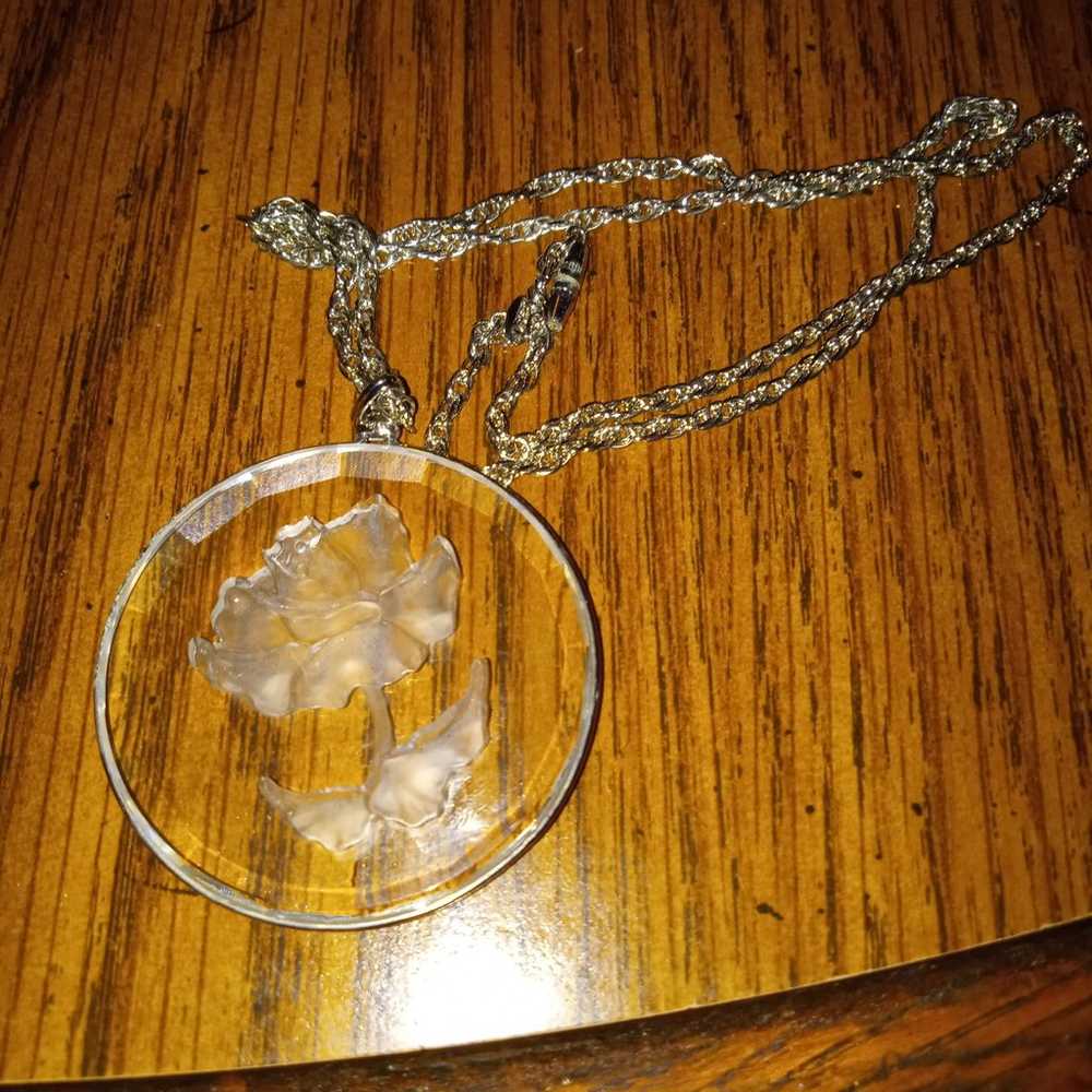 Vintage Hallmark carved glass pendant necklace - image 2