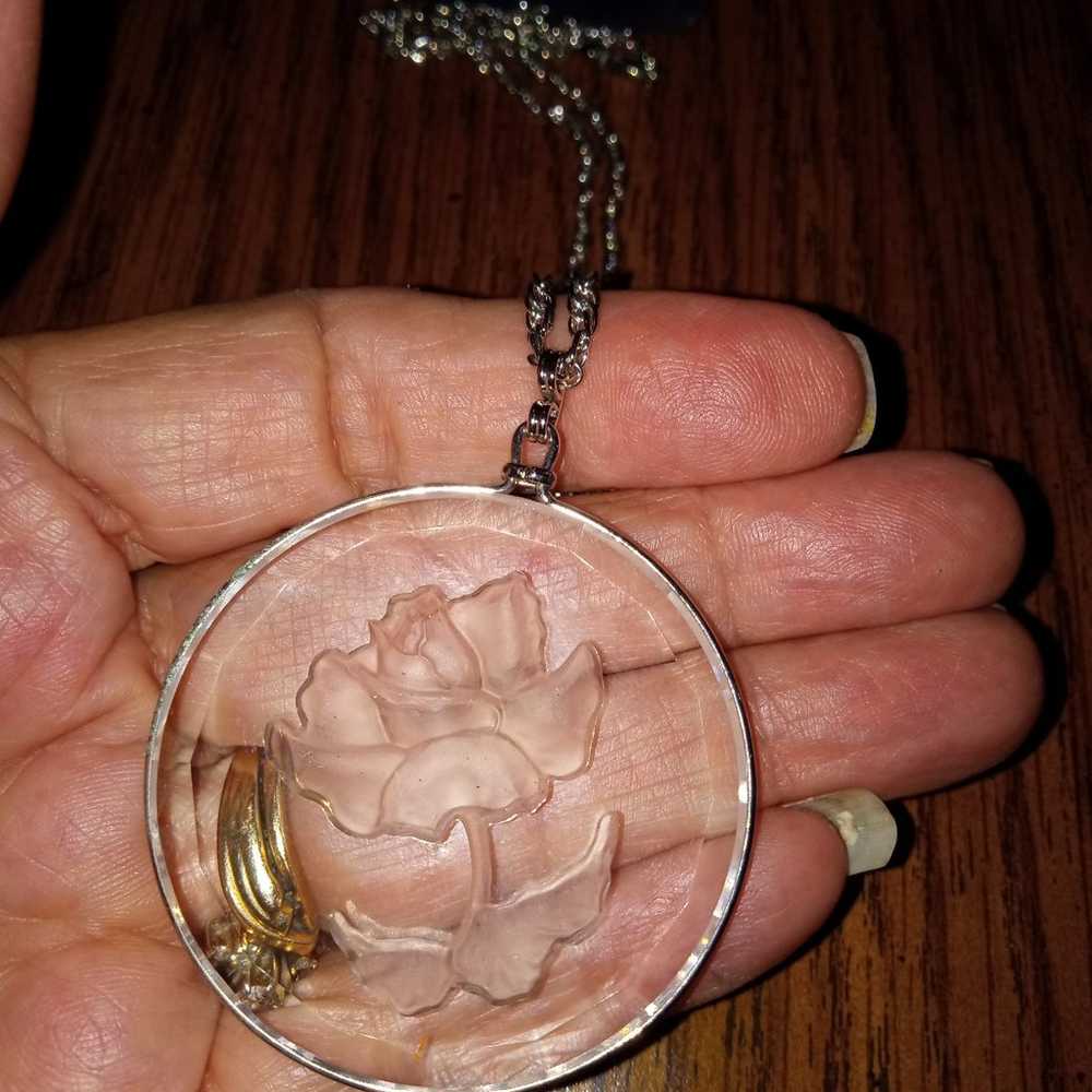 Vintage Hallmark carved glass pendant necklace - image 3