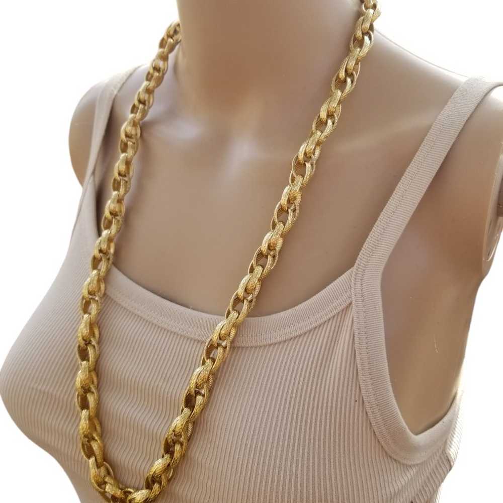 MONET VINTAGE 80s TEXTURED GOLDTONE CHUNKY CHAIN … - image 2