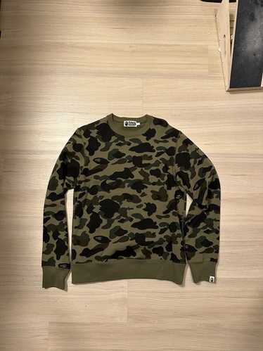 【A BATHING APE】2色展開 GIANT 1ST CAMO CREWNECK SWEATSHIRT GIANT 1ST CAMO BY BATHING APE CREWNECK SWEATSHIRT | bape.com