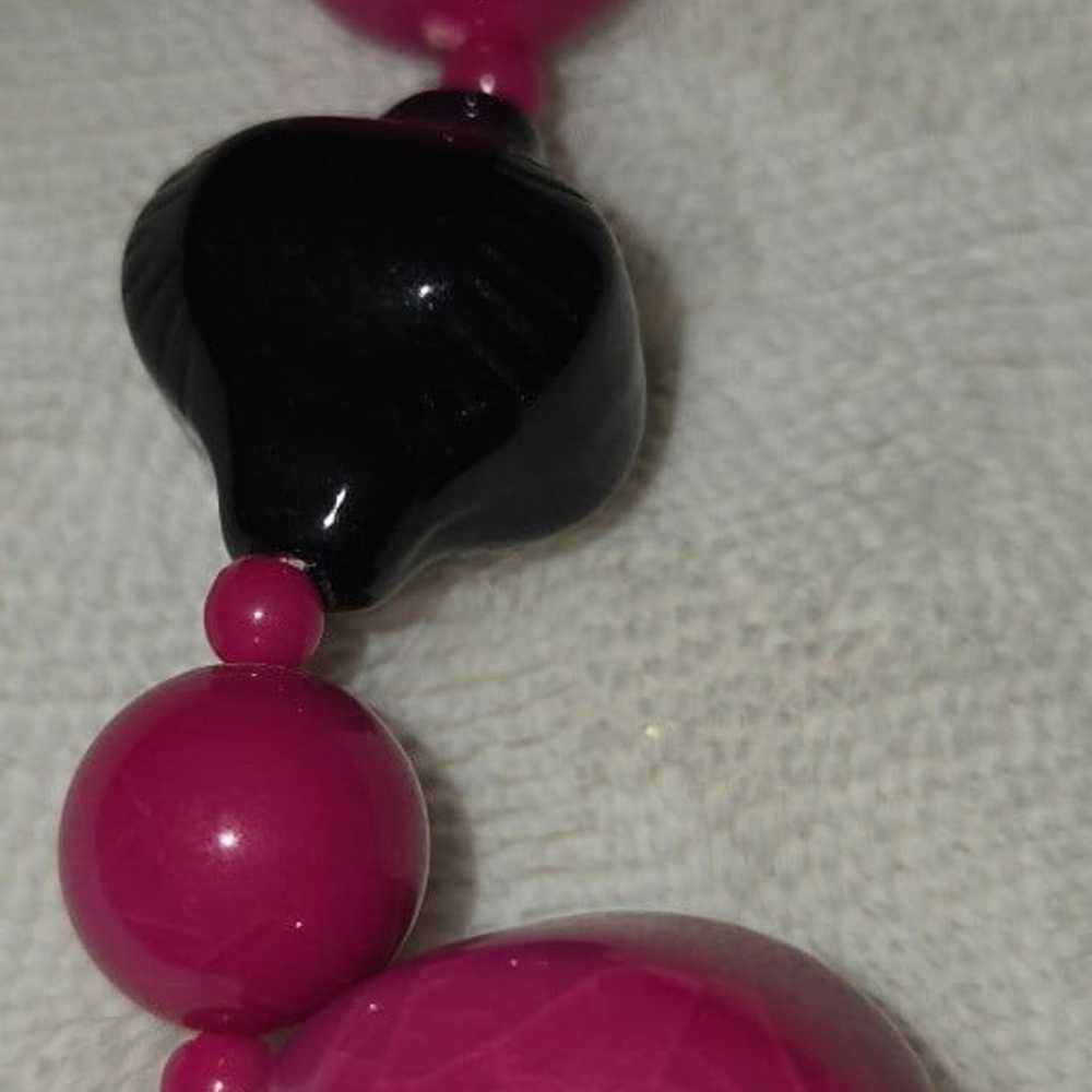 Fuchsia and black 1980s *chunky* style necklace. - image 2