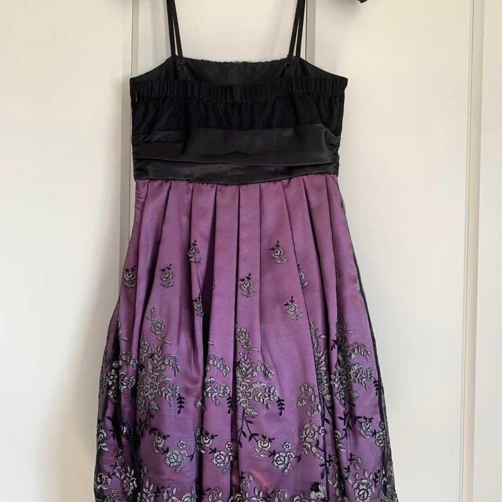 Dress with purple and black embroidery - image 3