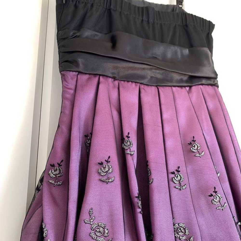 Dress with purple and black embroidery - image 4