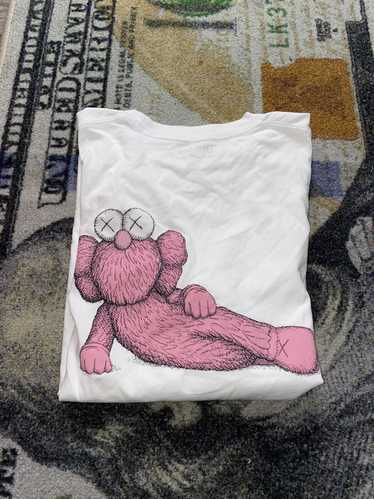 Kaws × Uniqlo KAWS x Uniqlo UT Short Sleeve Graphi