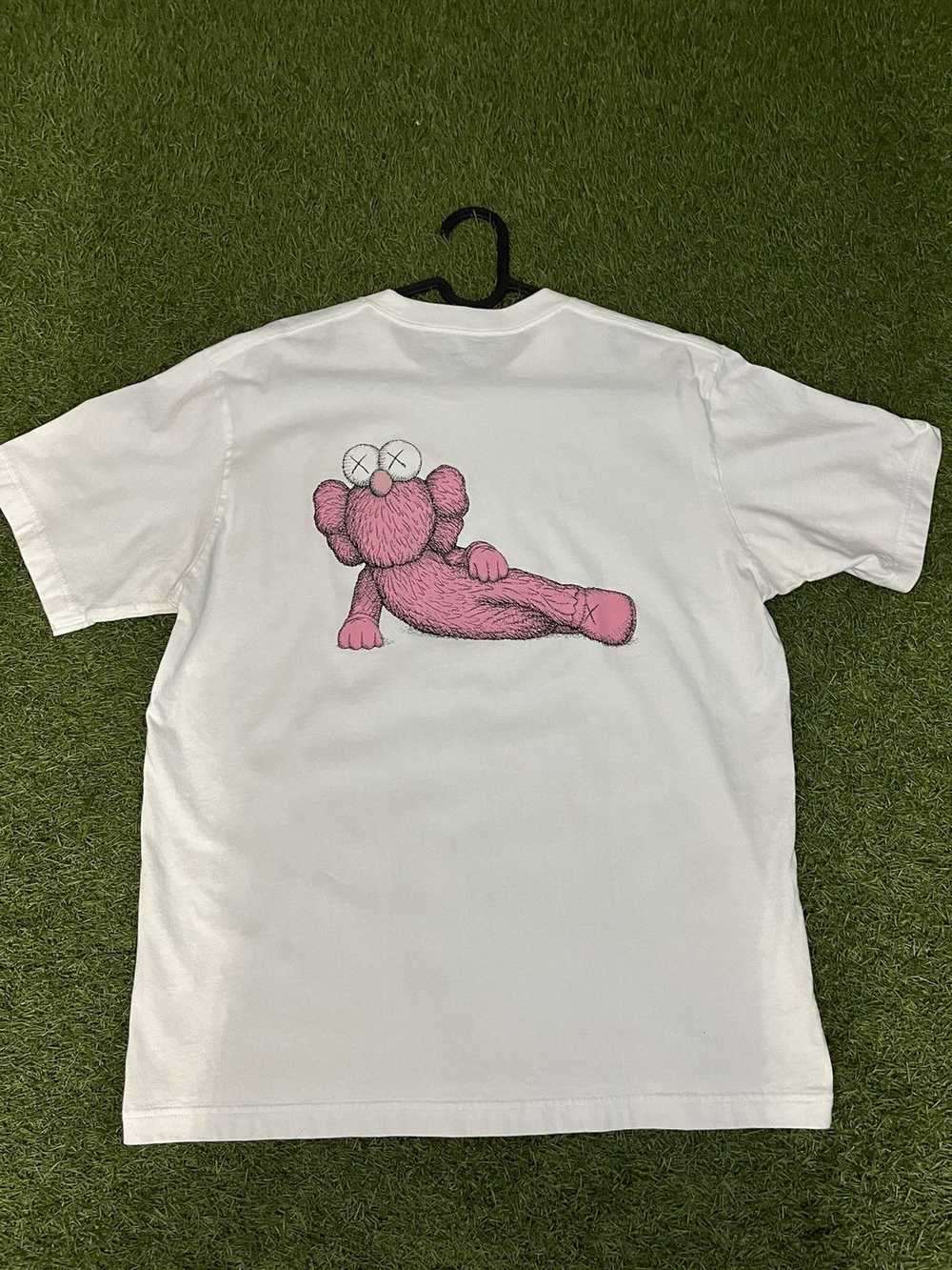 Kaws × Streetwear × Uniqlo Kaws x uniqlo tee - image 1