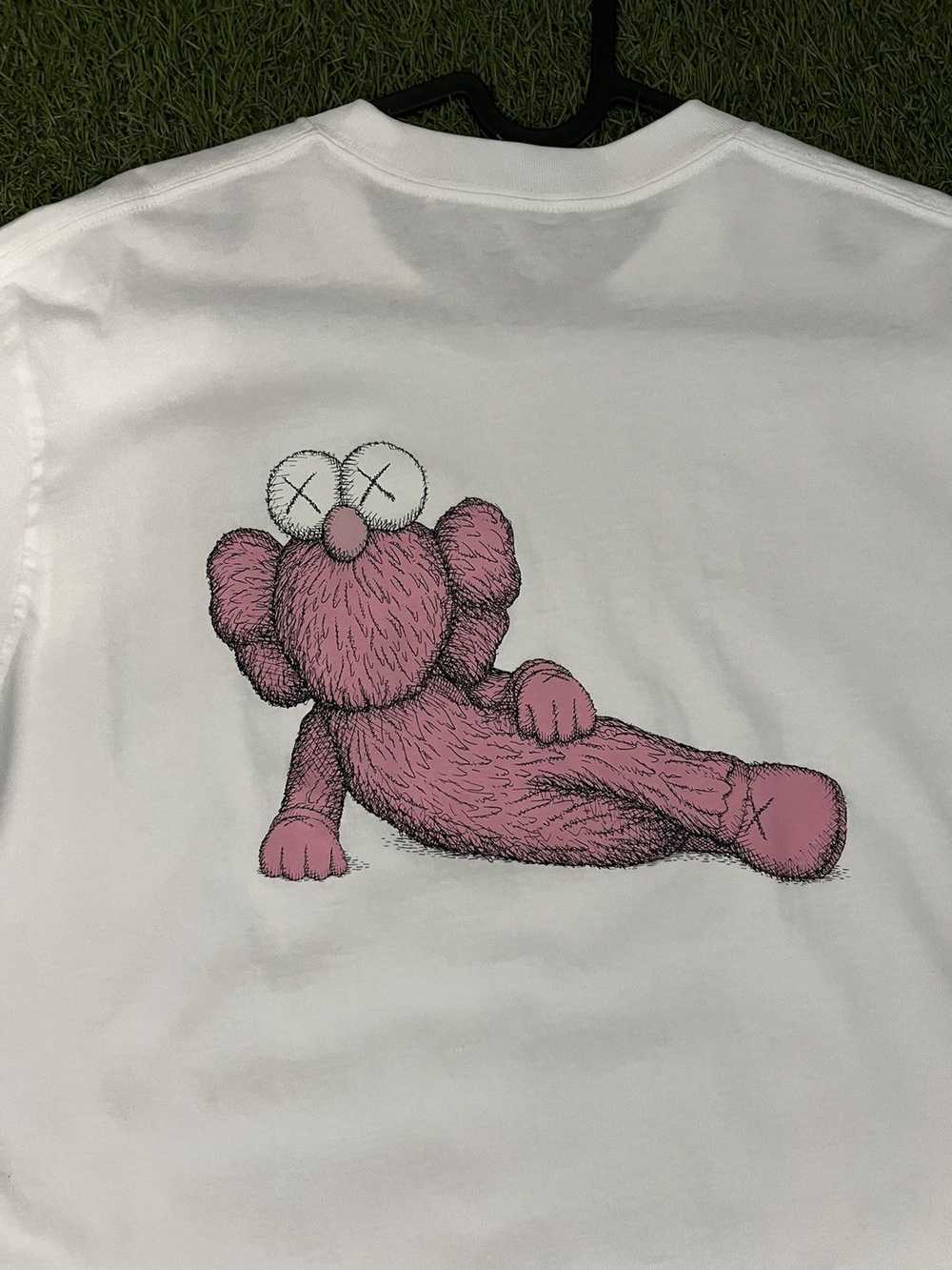 Kaws × Streetwear × Uniqlo Kaws x uniqlo tee - image 2