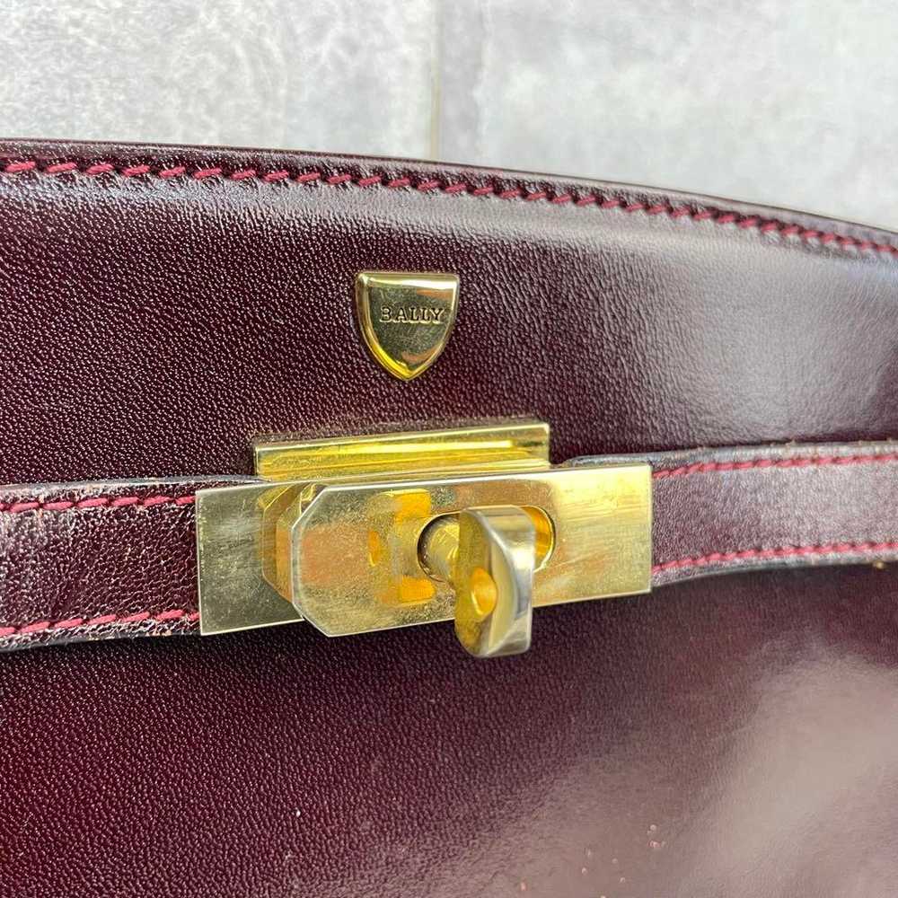 Beautiful condition Bally shoulder bag, leather, … - image 9