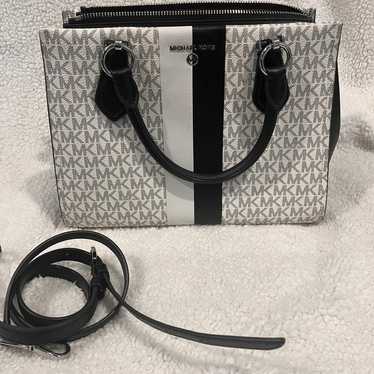 Michael Kors Marilyn Black and White