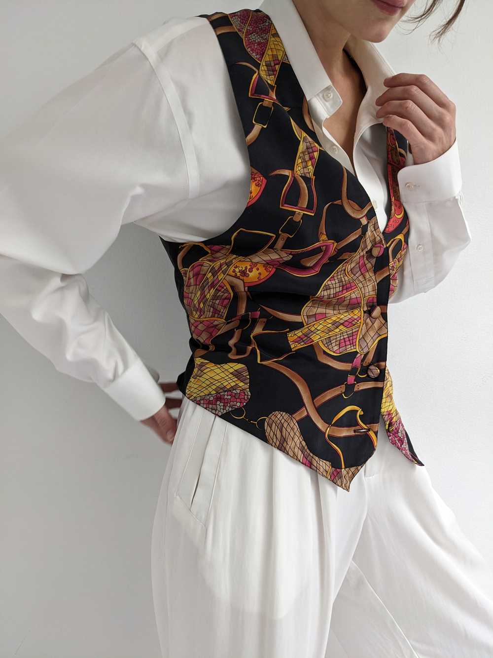 Beautiful Vintage Silk Printed Vest - image 9