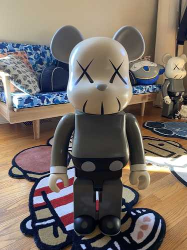 Kaws × Medicom Bearbrick Kaws 1000% bearbrick 2002