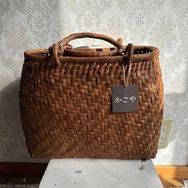 Basket and mountain grapes basket bag