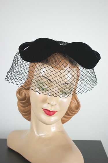 Anne Fogarty black velvet bow 1960s hat birdcage v