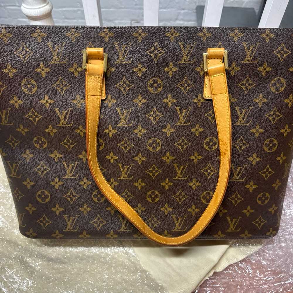 Louis Vuitton Tote in very good condition with du… - image 2