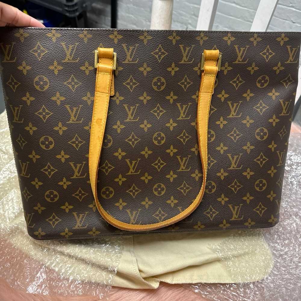 Louis Vuitton Tote in very good condition with du… - image 3