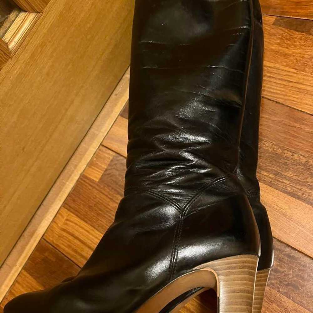 Black leather long boots with an 8cm heel. - image 3