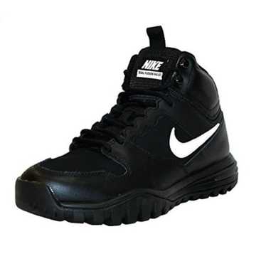 Women’s Nike Dual Fusion Hills Mid Boot