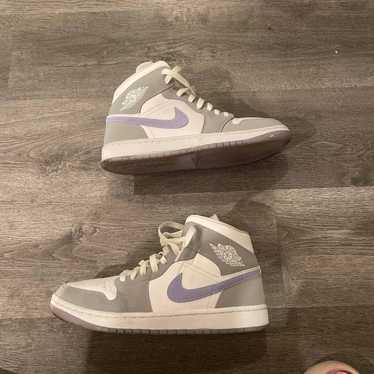 Jordan Brand Wmns Air Jordan 1 Mid Wolf Grey Alum… - image 1