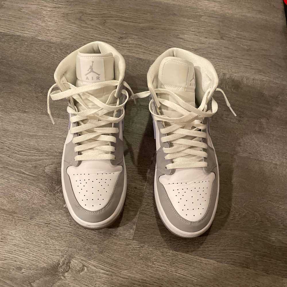 Jordan Brand Wmns Air Jordan 1 Mid Wolf Grey Alum… - image 3