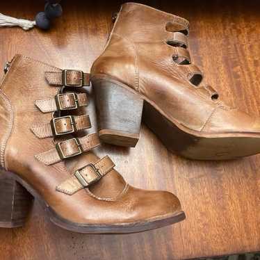 Roan ankle boots