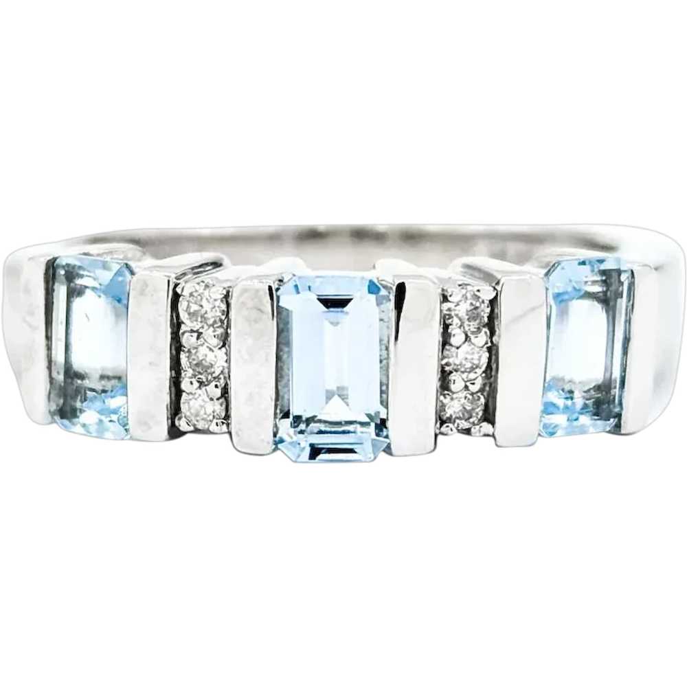 Elegant 14kw White Gold Aquamarine Ring with Roun… - image 1