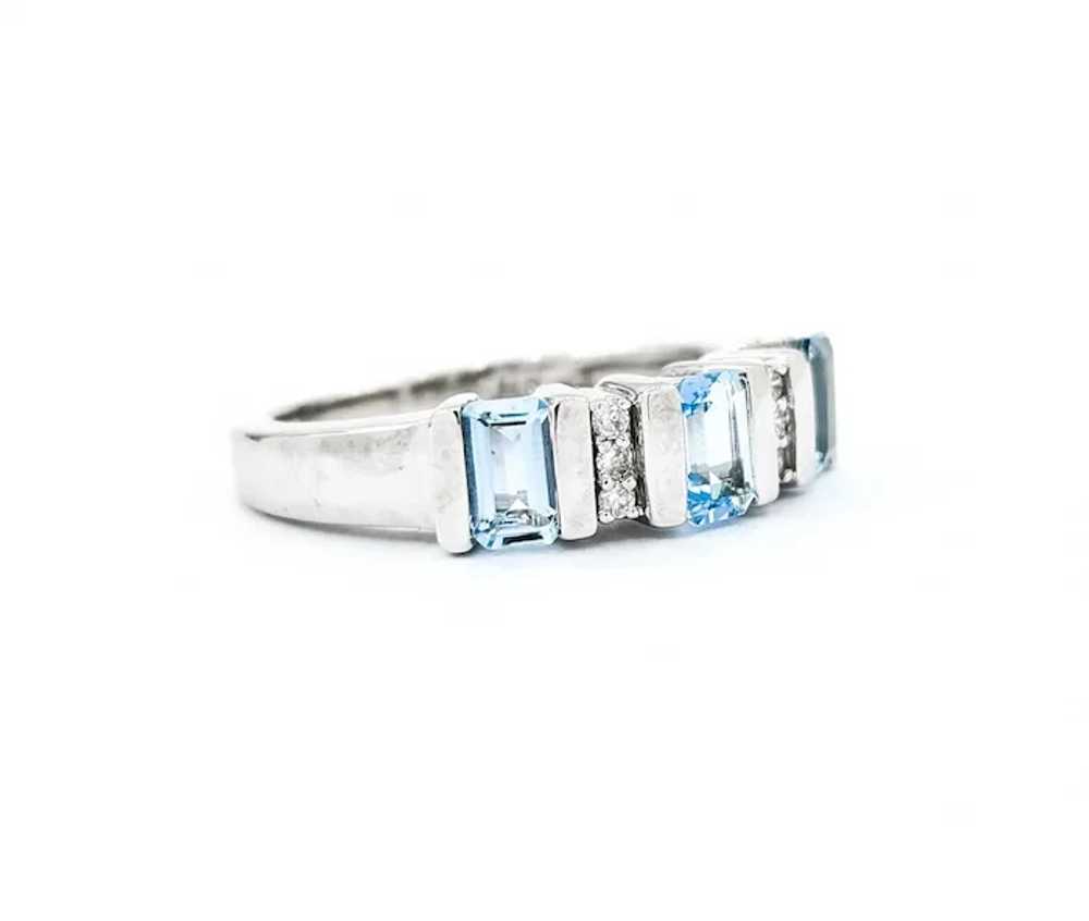 Elegant 14kw White Gold Aquamarine Ring with Roun… - image 4