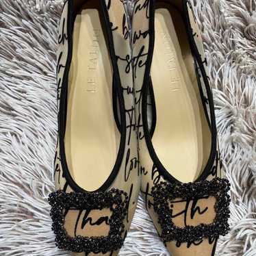 In excellent condition, LE TALON pumps.