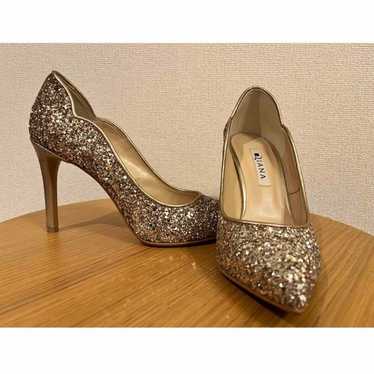 DIANA Heel Flower Cut Pumps - image 1