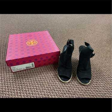 Tory burch wedges size 8.5