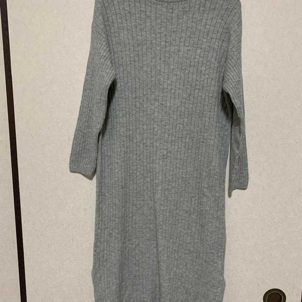 Gray knitted dress, long sleeves, side slits on b… - image 1