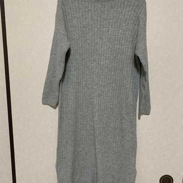 Gray knitted dress, long sleeves, side slits on b… - image 1