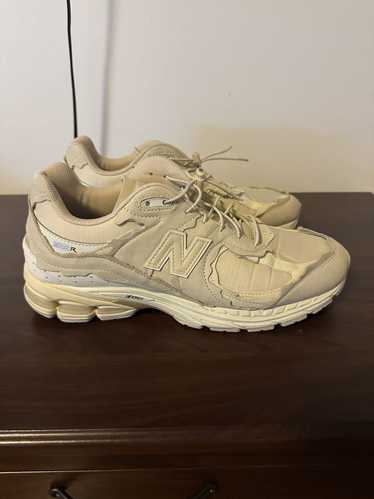 New Balance New Balance 2002 R Beige size 13