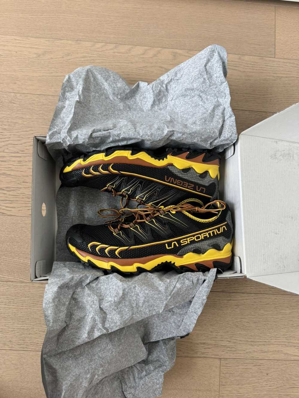 Ermenegildo Zegna × La Sportiva Ultra Raptor Moun… - image 5