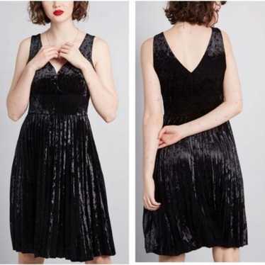 ModCloth Splendorous Spree Velvet Pleated Midi Dr… - image 1