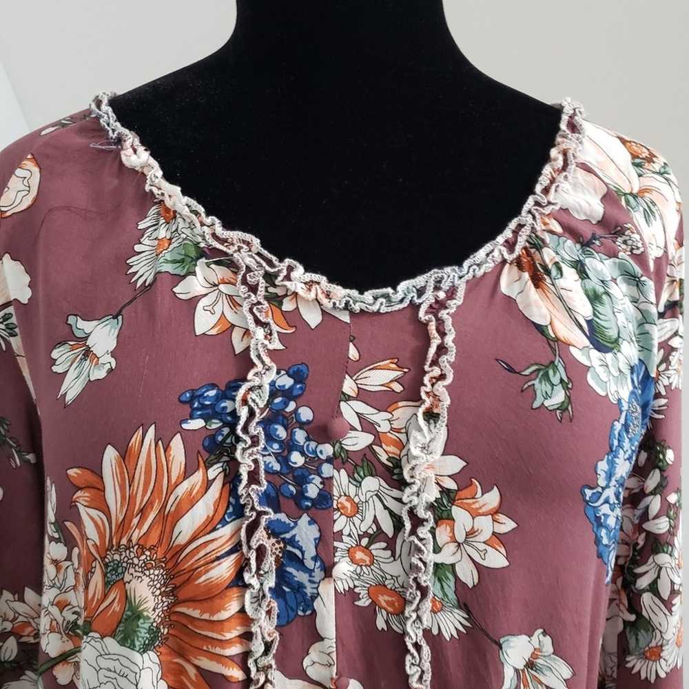 Jodifl Floral Bell Sleeve Layered Hem Tunic Top B… - image 5