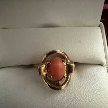 10k solid yellow gold and coral ring