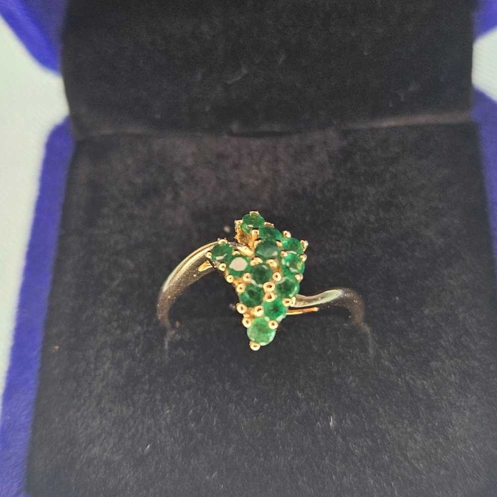 Gorgeous 14k Gold And Genuine Emeralds Ring - image 10