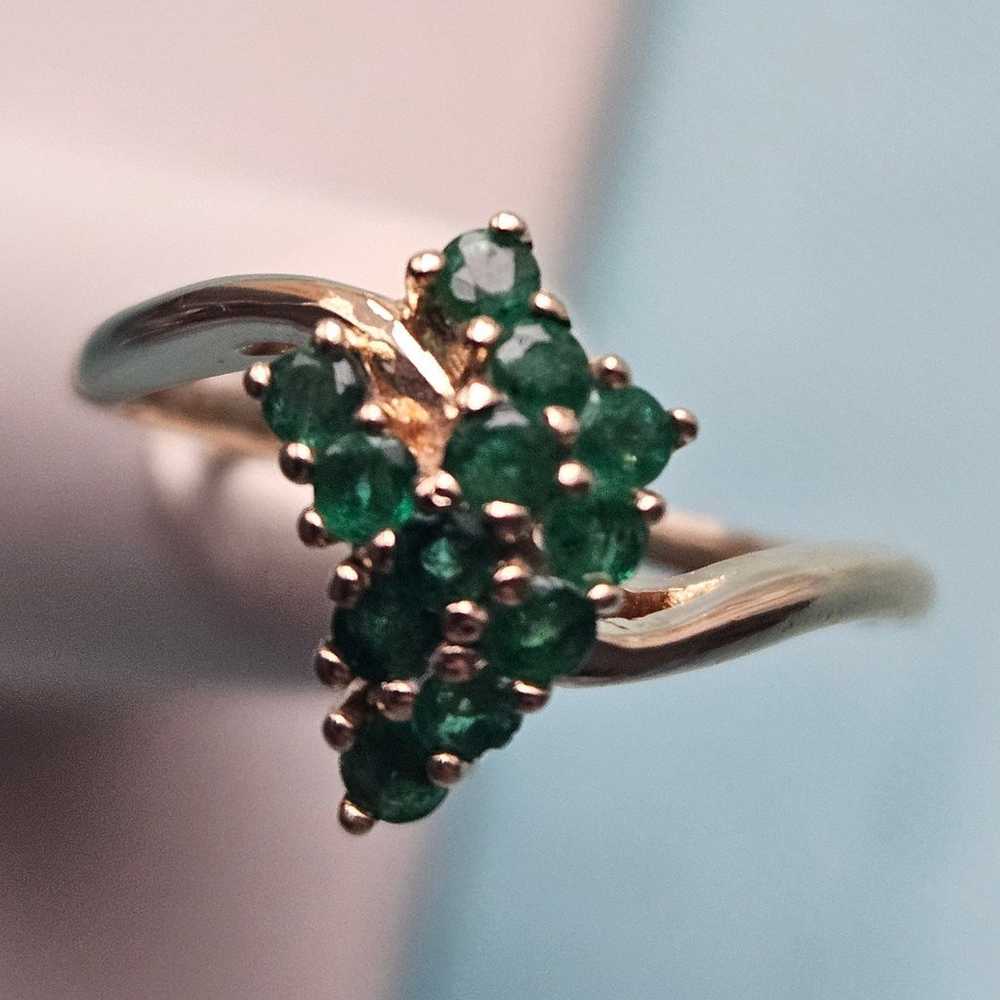 Gorgeous 14k Gold And Genuine Emeralds Ring - image 5