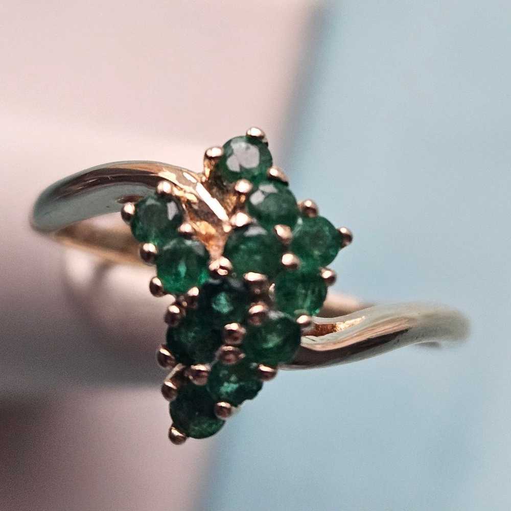 Gorgeous 14k Gold And Genuine Emeralds Ring - image 6