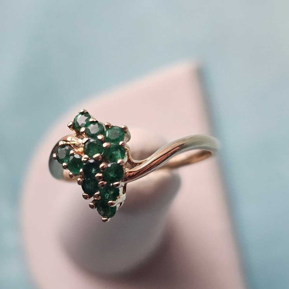 Gorgeous 14k Gold And Genuine Emeralds Ring - image 7