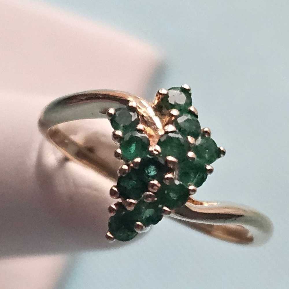 Gorgeous 14k Gold And Genuine Emeralds Ring - image 9