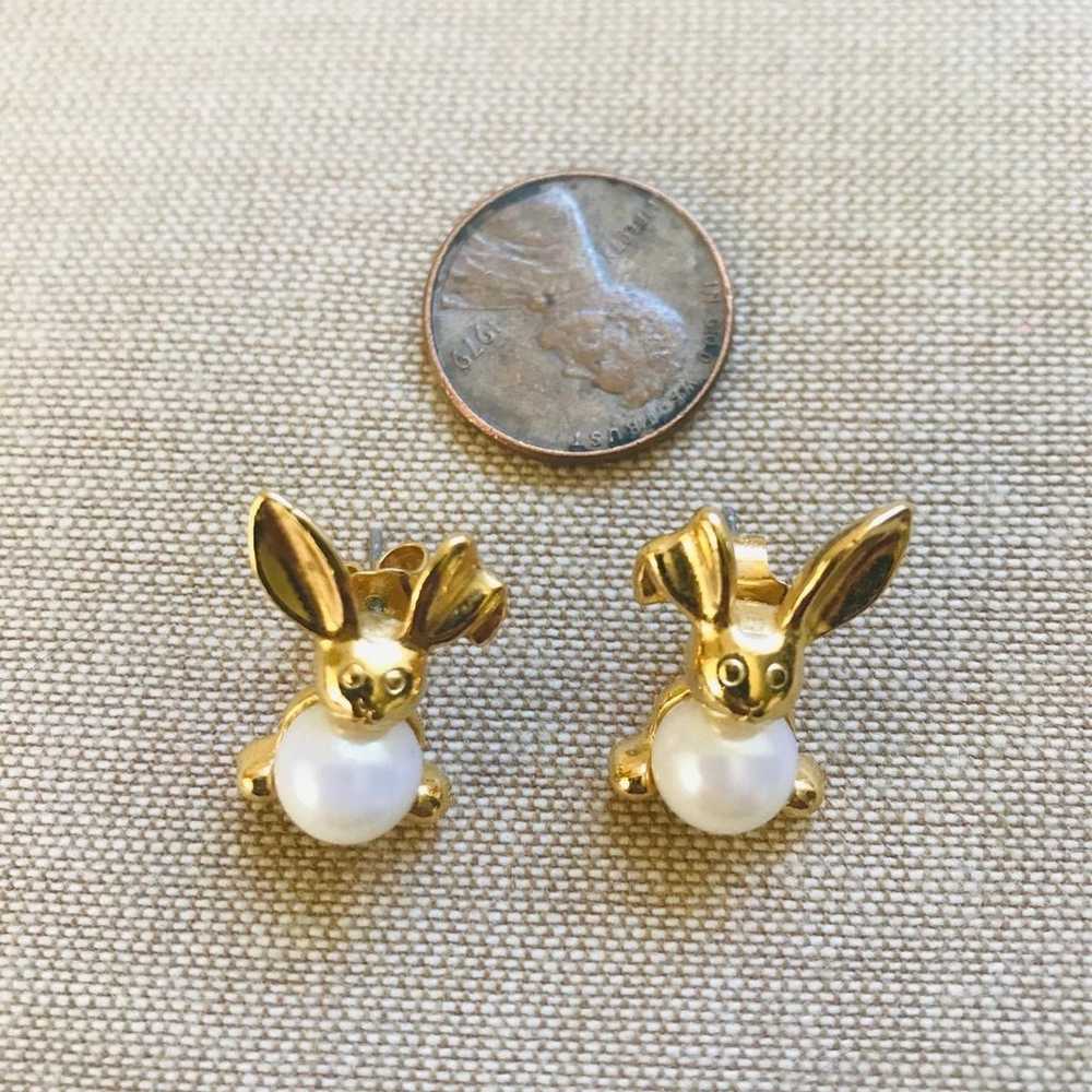 Vintage Avon Faux Pearl & Golden Metal Tone Rabbit - image 2