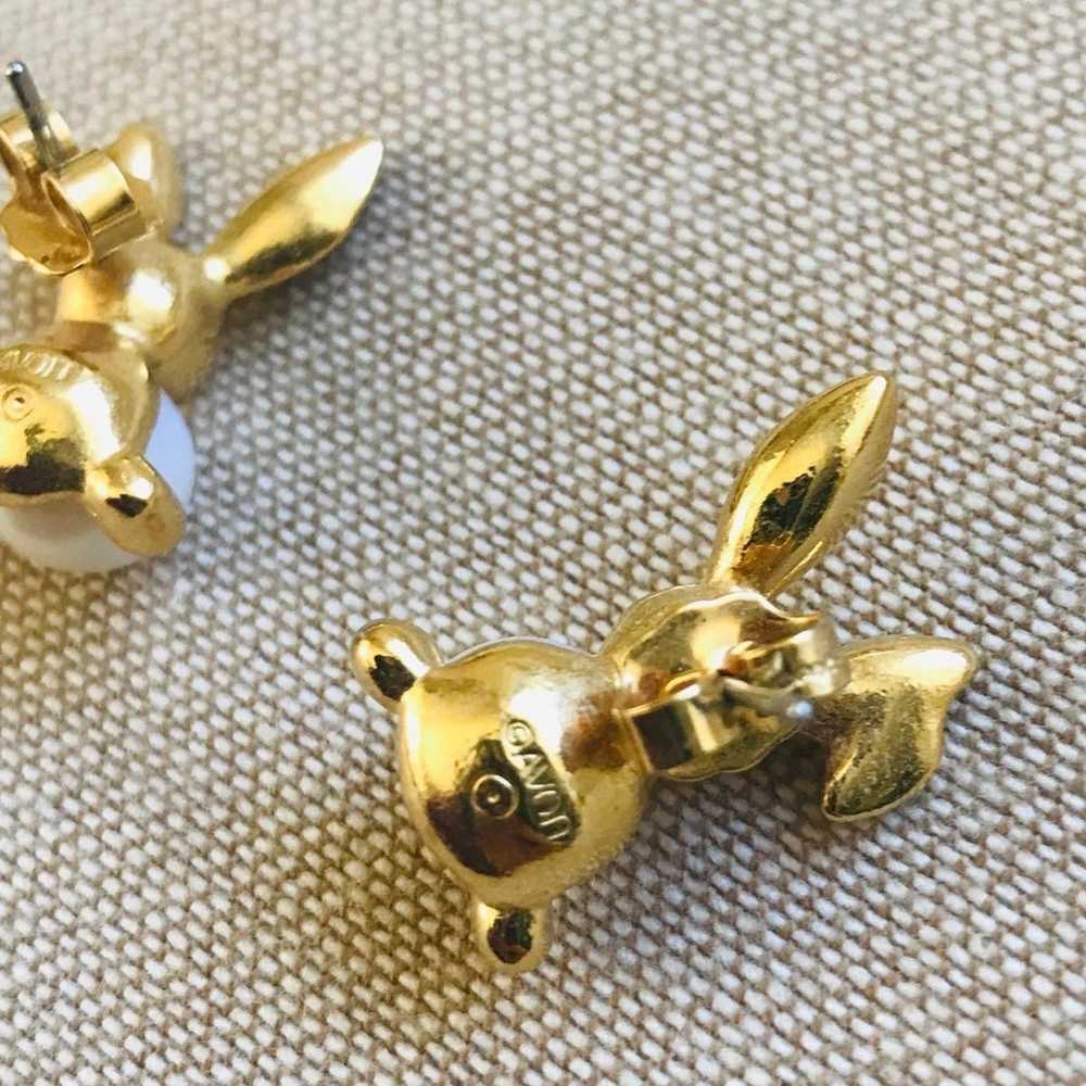 Vintage Avon Faux Pearl & Golden Metal Tone Rabbit - image 3