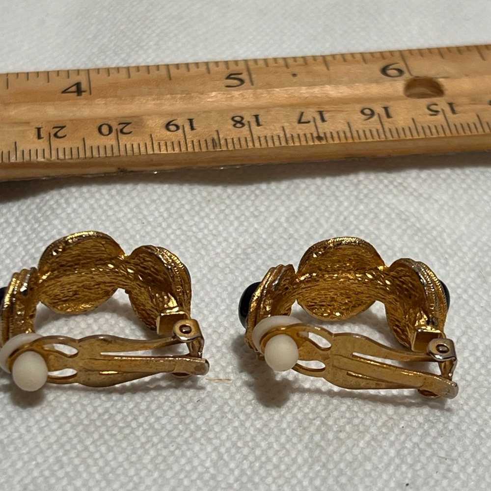 Vintage Pearl Gem Set Gold Half Hoop Earrings - image 3