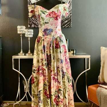 Vintage Moda Int’l Fit and Flare Floral Print Midi